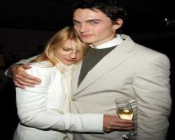 Claire Danes consuming alcohol